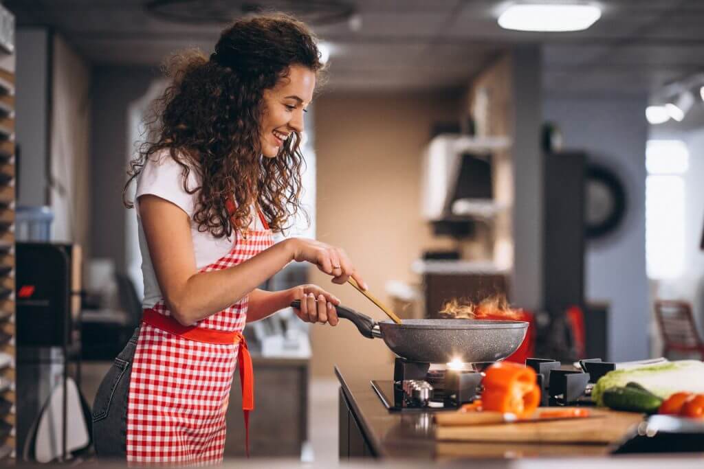 10 Dicas Essenciais para Economizar Gás de Cozinha em Indaiatuba: Cozinhe de Forma Eficiente e Econômica!